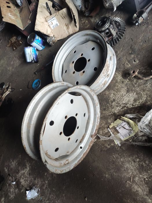 Диски мтз 80 50  стакани циліндричка полуося все по мтз диференціали..