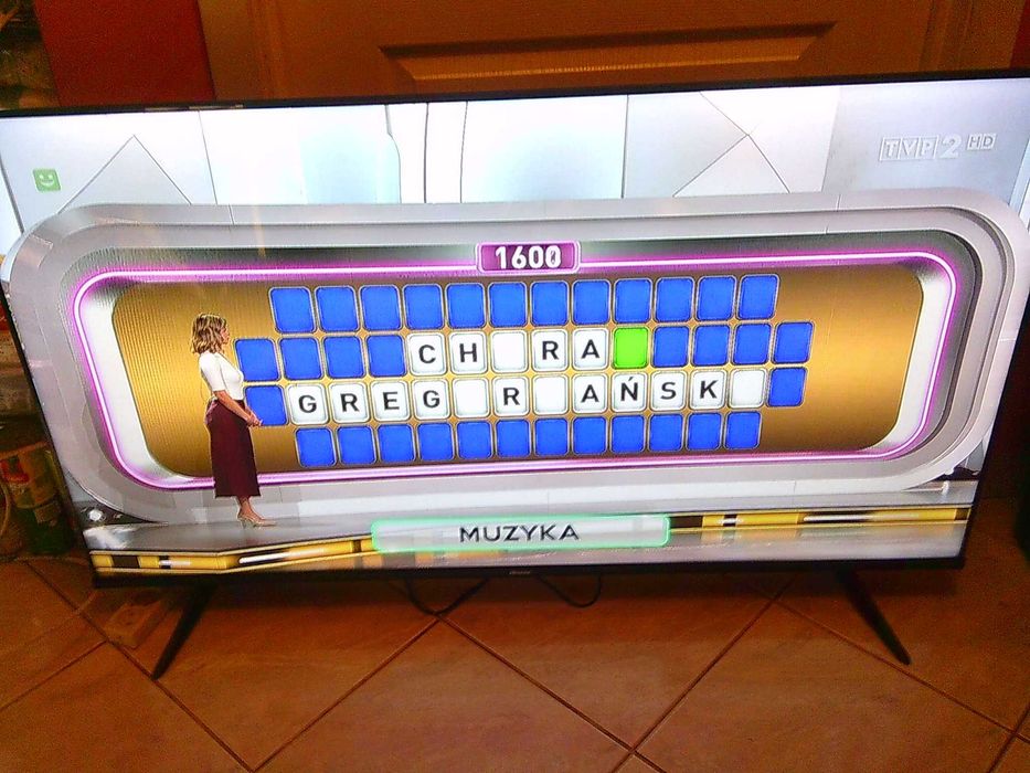 Hisense 55"/58", led, smart, uhd,dvb-t2 h.265, pilot, nóżki, karton.