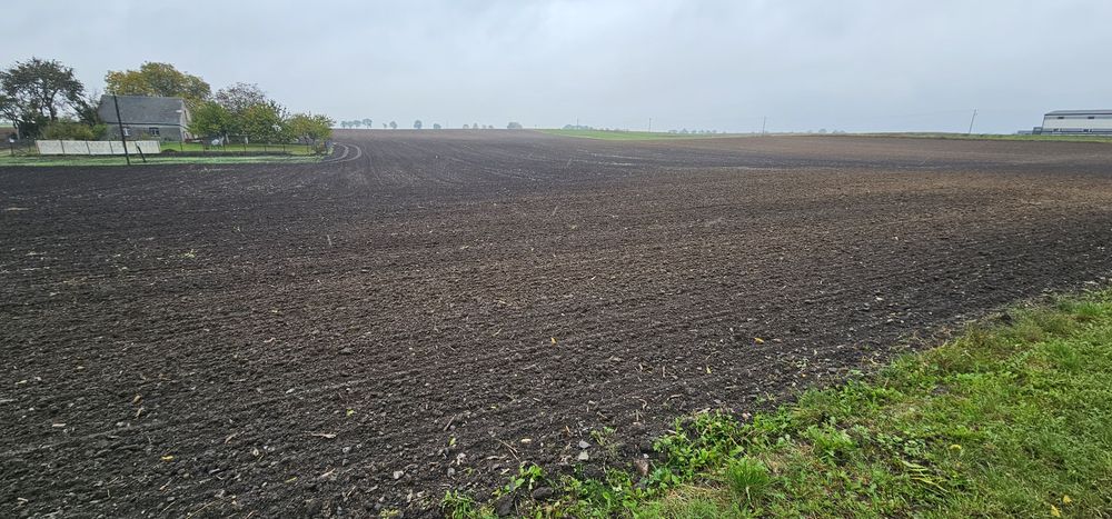 Sprzedam działkę budowlaną  10 Arową