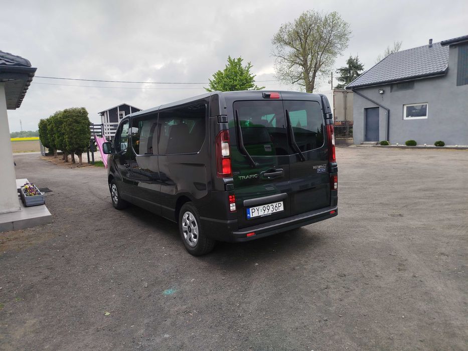 Wynajem busa NOWY Renault Trafic Long 9 osobowy 2025 r. Automat