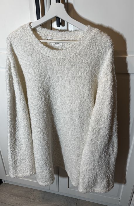 Sweter z miękkiej przędzy boucle biel wełny – Bonprix rozmiar 48/50