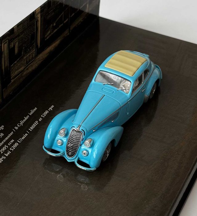 Minichamps 1938 ALFA ROMEO 8C 2900 B Lungo. Esc.:1/43. Cor: azul claro. Completo e como novo.