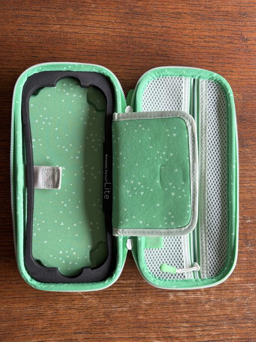 Bolsa de viagem para a Nintendo Switch/Nintendo Switch Lite (Animal Crossing: New Horizons)
