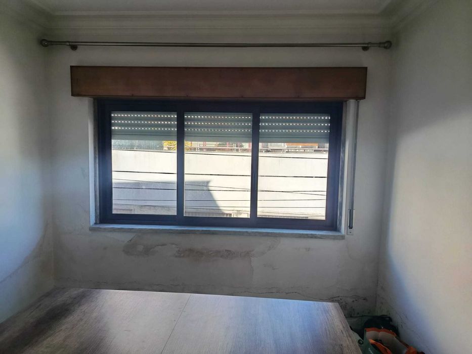 Janelas usadas em aluminio bordeaux com vidro duplo