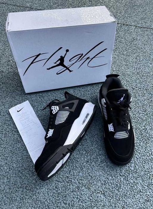 Jordan 4 Retro White Thunder R.39