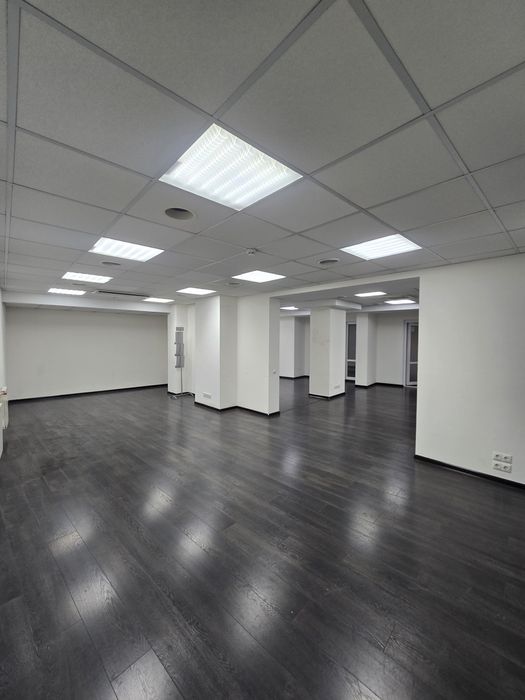 Дніпровська набережна 23, Осокорки, Рівер Молл, Позняки