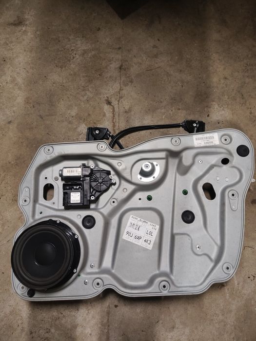 Mechanizm drzwi prawy przód volkswagen Touran ll 2012r