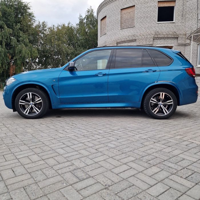 Продам BMW X5 M50d