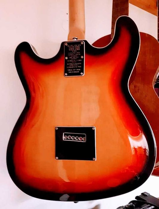 Guitarra Burns - Vivbraslim, de 1967.