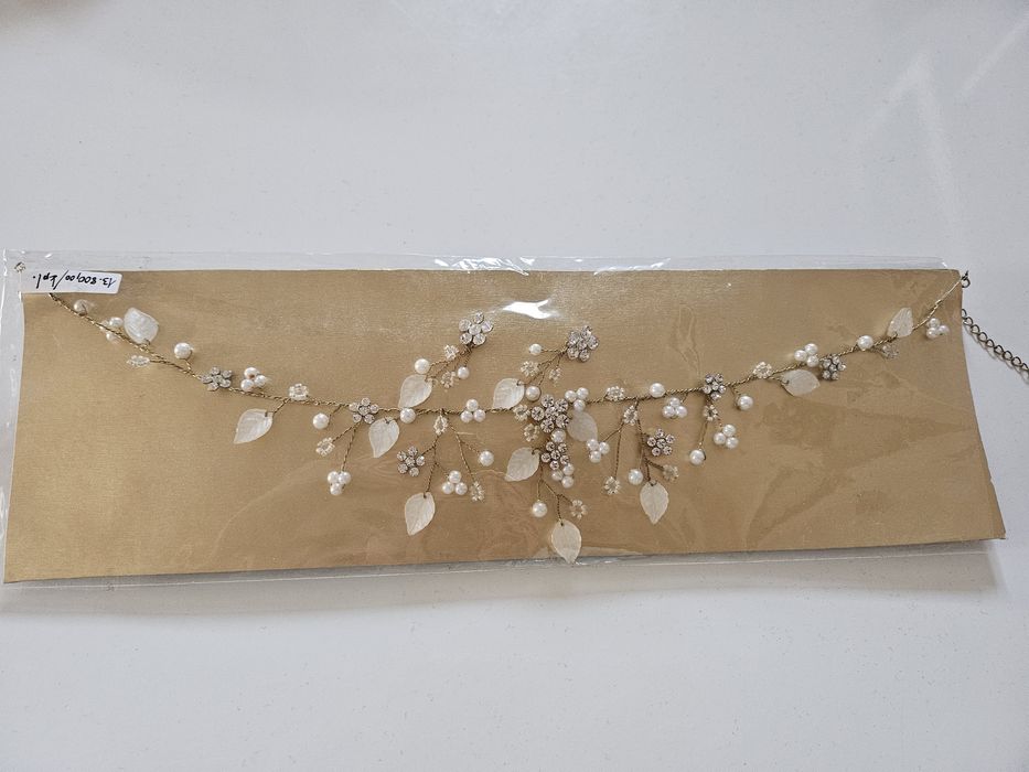 Прикраса на свято, весілля. Колье