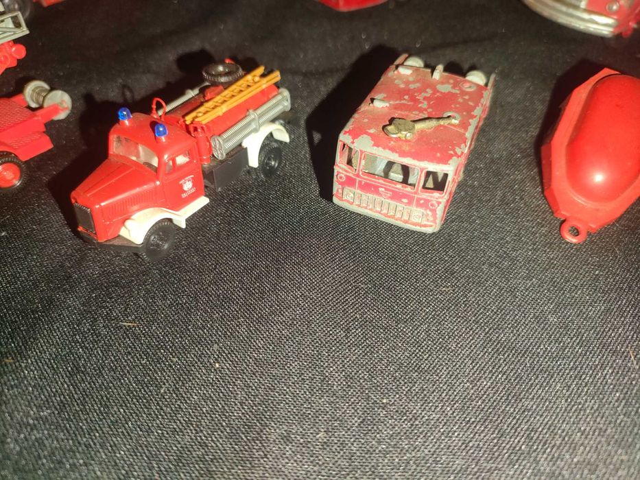 Miniaturas emergência antigas