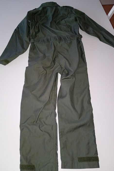 Macacão verde tropa criança 14/15 anos