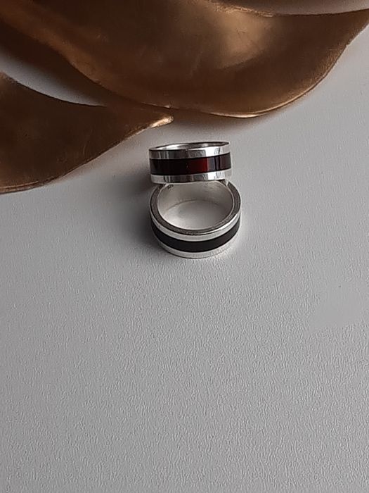dwie obrączki z emalią srebro