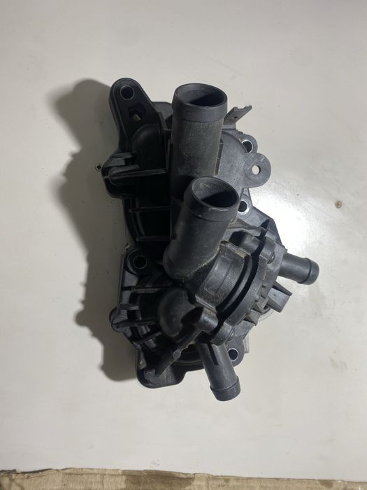 Продам насос Jetta hybrid