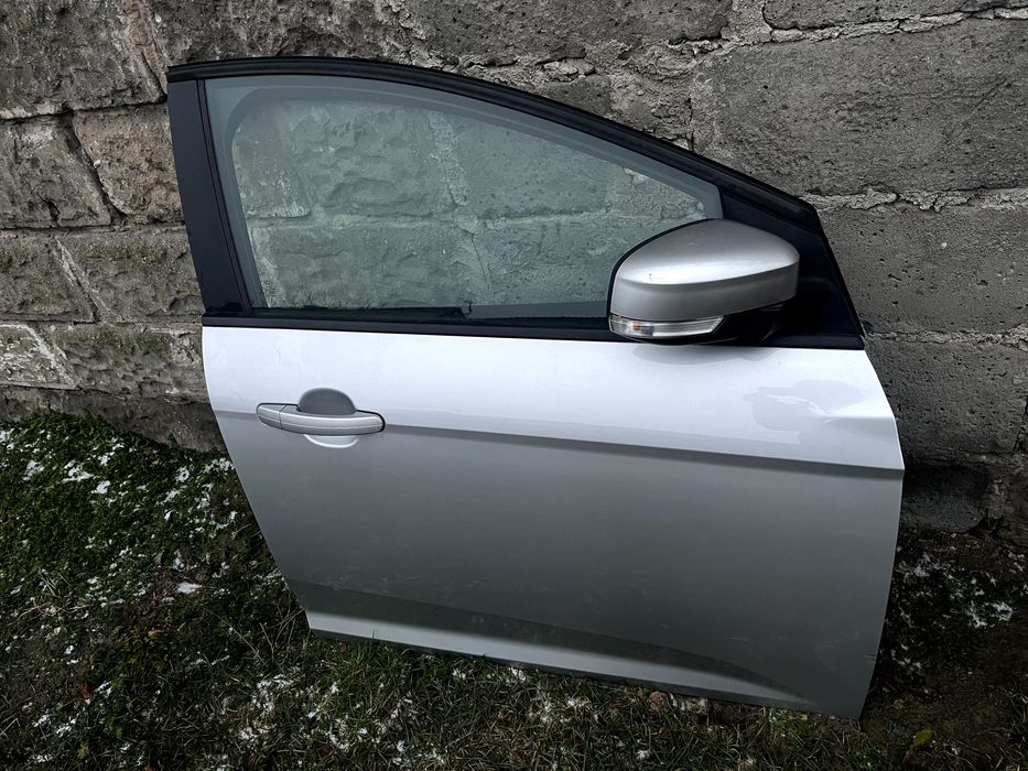 Ford Focus Mk3 Drzwi Prawe  Przód Przednie srebrne OB