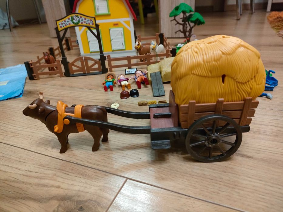Stadnina koni Playmobil 5222