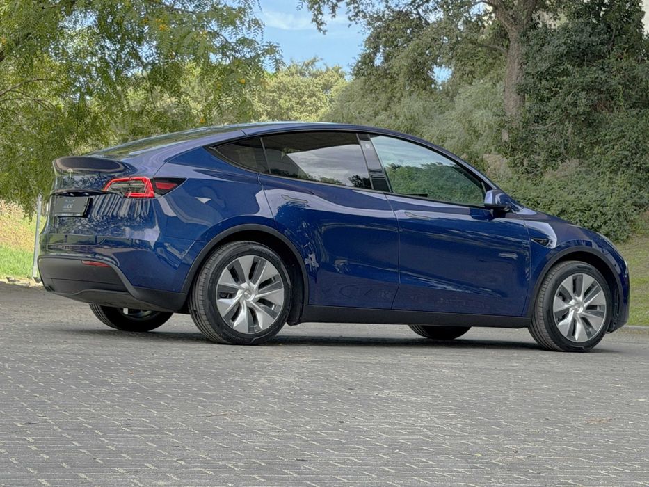 Tesla Model Y — fotografia 4