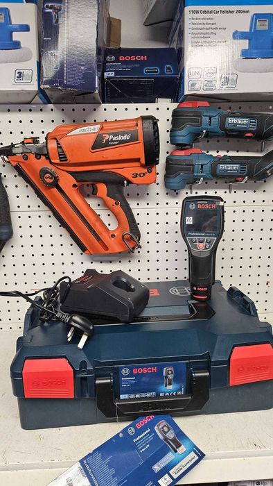 Wykrywacz uniwersalny Bosch D-tect 120 + 1x2ah + walizka
