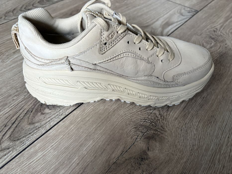 UGG Sneakersy skórzane