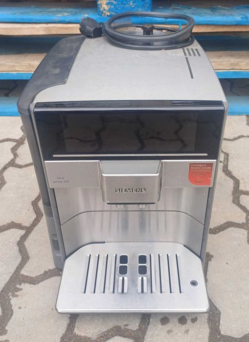 Кавомашина кавоварка Siemens S700 EQ6 EQ3 EQ9 S300 S100 S500 S400