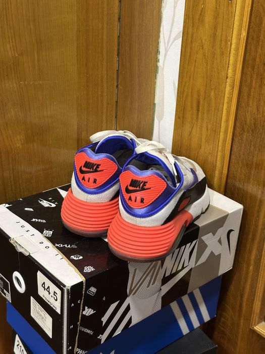 Кросівки чоловікі Nike Air Max 2090, у відмінному стані. 29.5 см