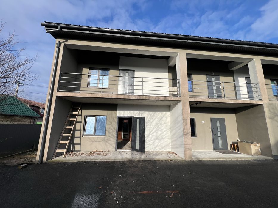 Боярка продам квартиру первый этаж с двориком 35м2