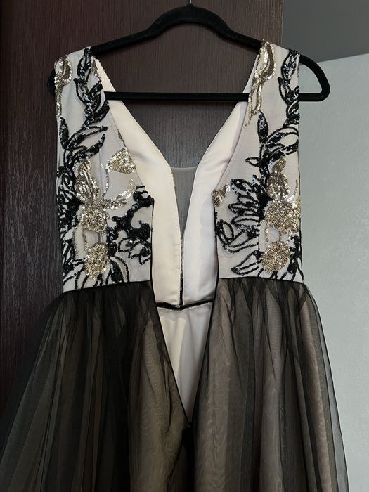 Випускна сукня , випускне плаття