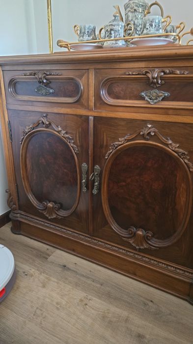 Aparador Antigo Estilo Louis XV / Provençal Francês – Raiz de Nogueira
