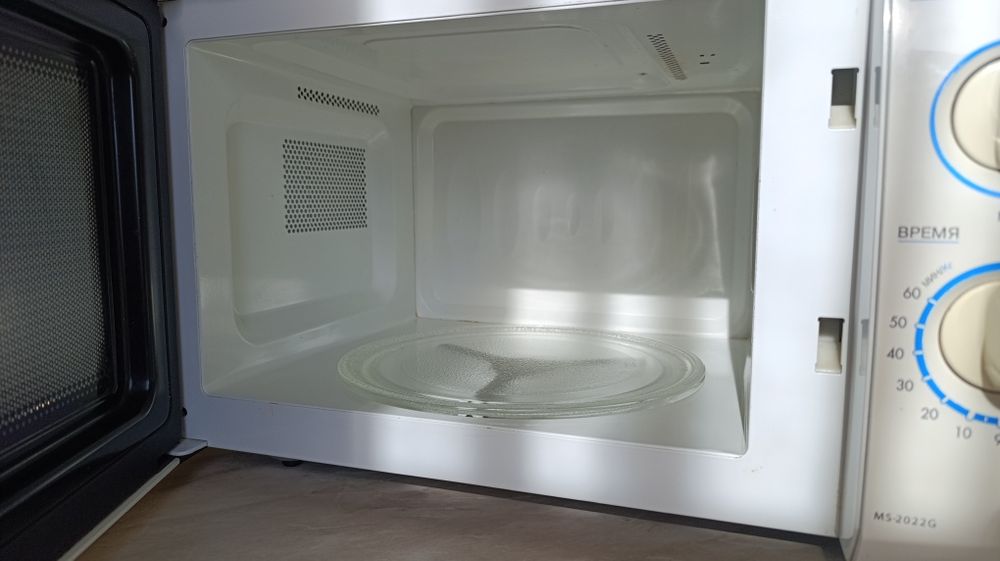 Мікрохвильова піч LG