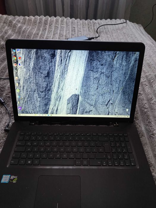 Ноутбук Asus R753U. GF950m, 17.3, ssd m2 256