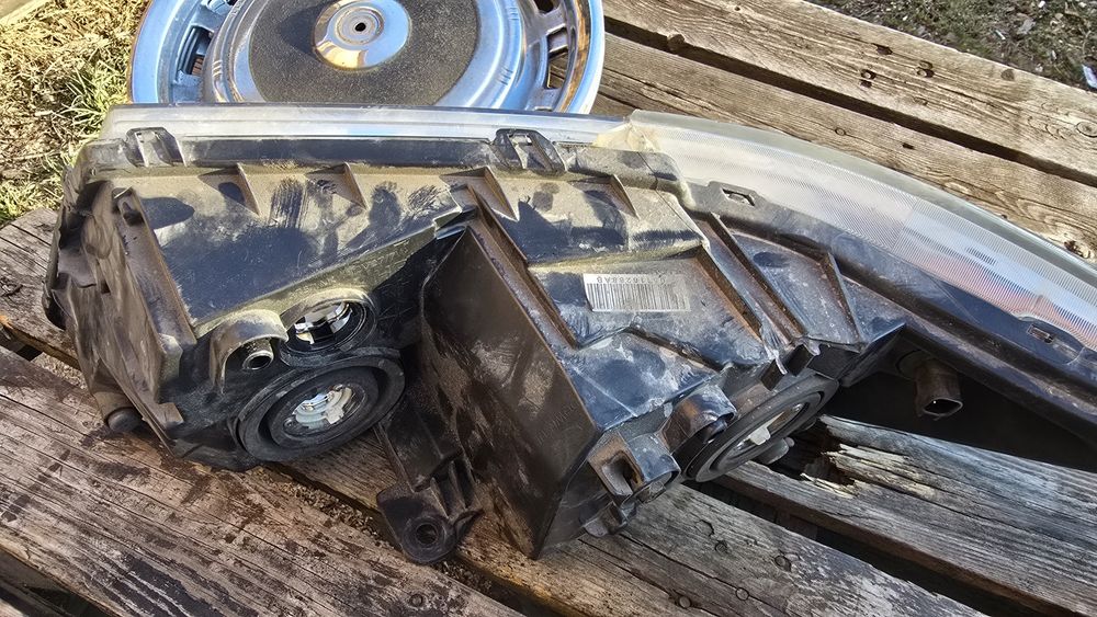 Фари Dodge Journey