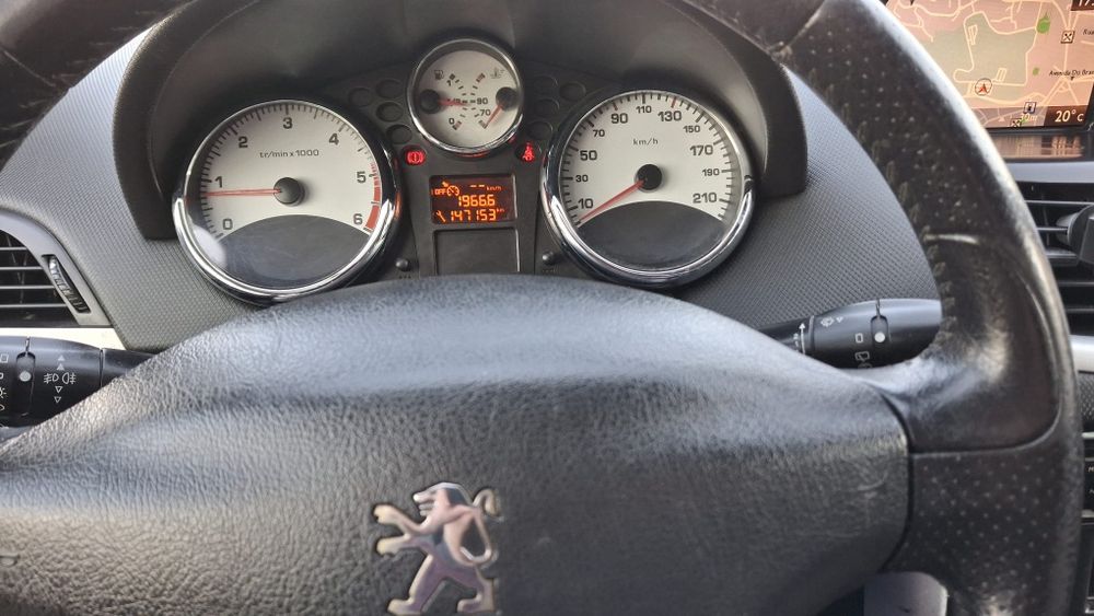 Vendo Peugeot 207 SW 1.6 HDI- 2011