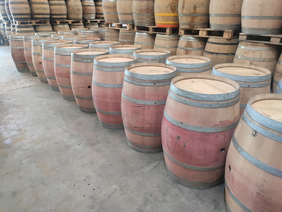 Lotes de barricas 225L em madeira de carvalho