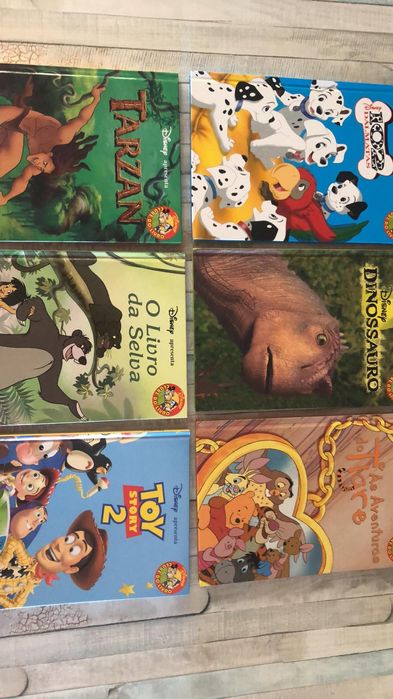 6 livros da coleção Disney
