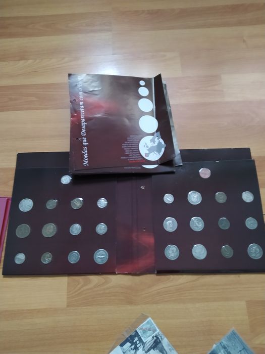 Coleção selos e postais Portugal 3 séculos de história.