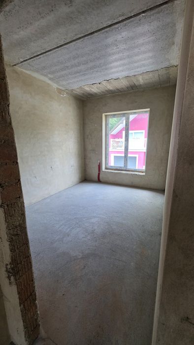 Продається зданий таунхаус на Роші