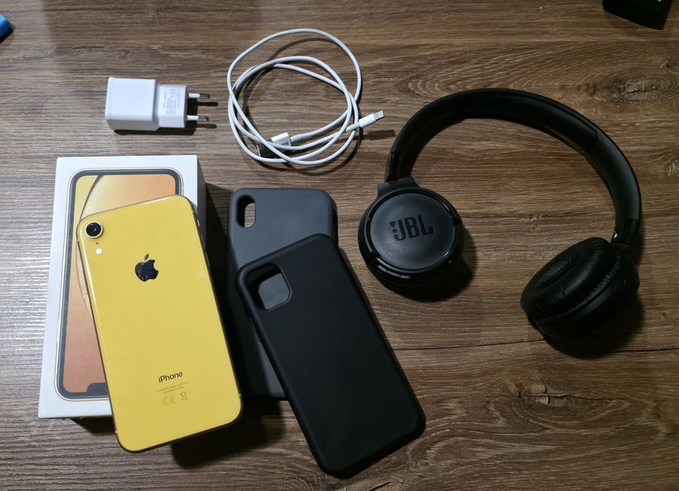Smartfon Iphone Xr - 64 Gb - b.dobry stan - szkło etui ładowarka+ słuc