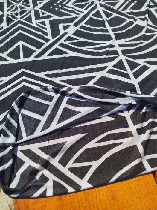 Komin czarno biały duży