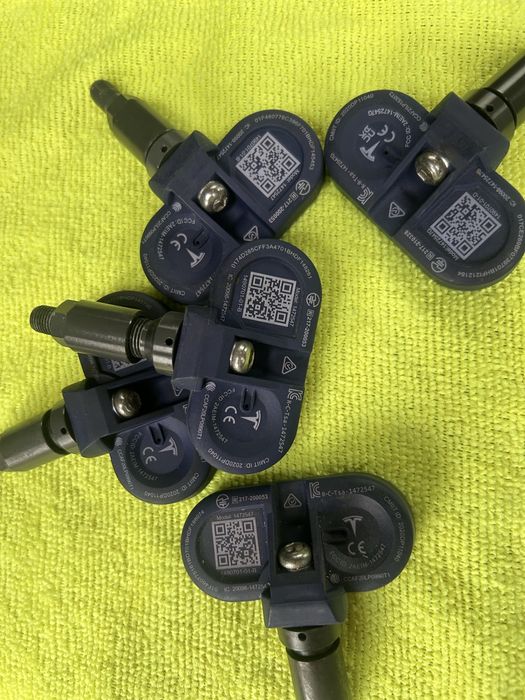 Датчики тиску Тесла  Модел 3 ,Y TPMS tesla