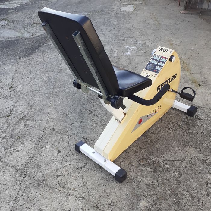 Vendo esta bicicleta de ginástica a funcionar bem. Ver mais