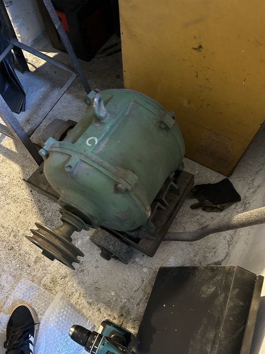 Sprzedam silnik elektryczny trójfazowy