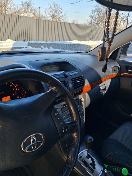 Toyota Avensis Автомат 1.8