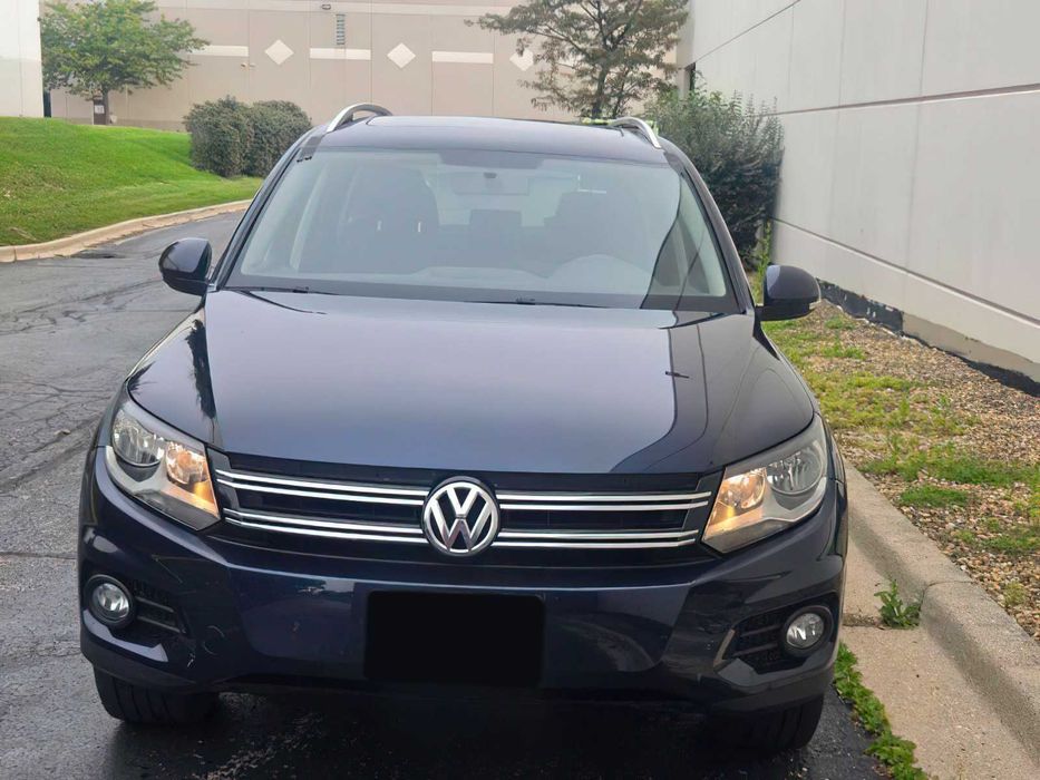 Volkswagen Tiguan Sport      2015