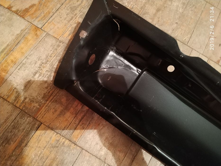 Порог Mazda 323-f. Мазда.