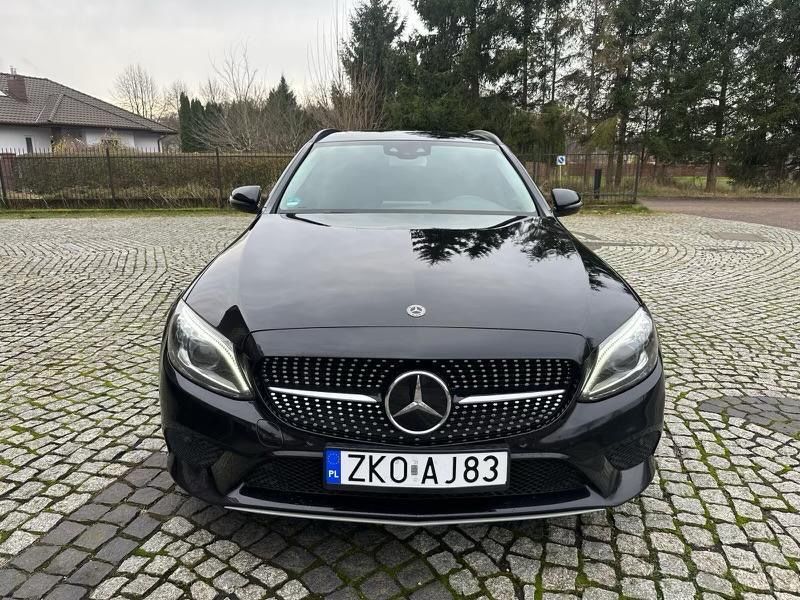 Merceds C-klasa kombi. Bogate wyposazenie.  Stan bardzo dobry