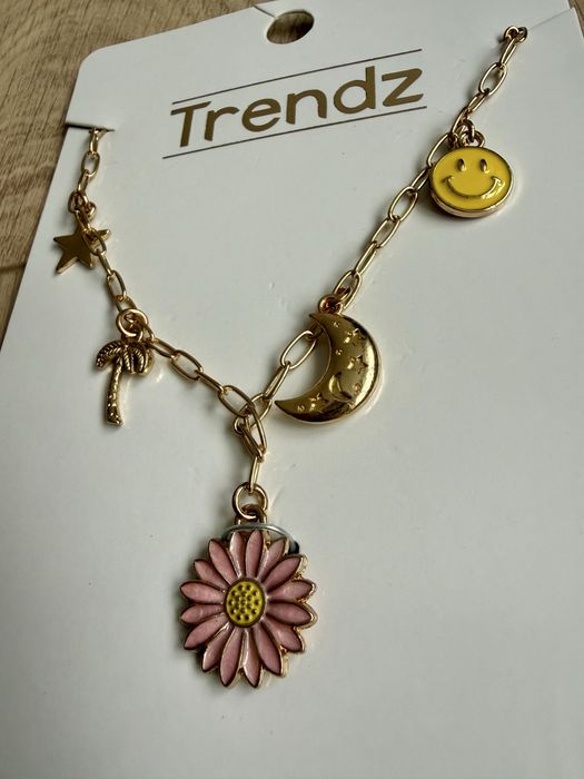 Nowy naszyjnik z stokrotką