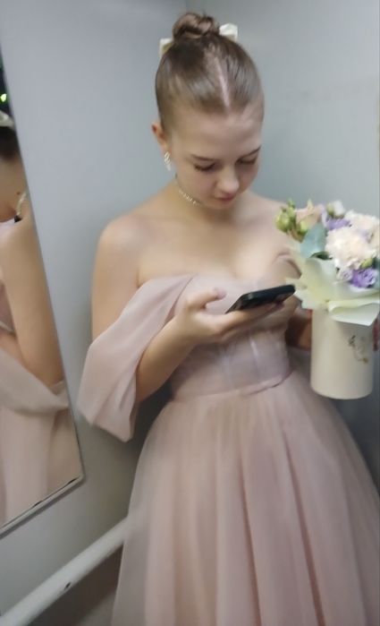 Ніжна сукня на випускний