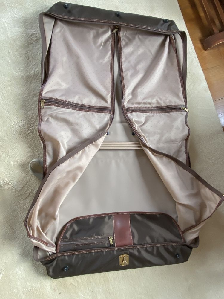 Swissgear upsidedown zurich 46 wheeled garment bag