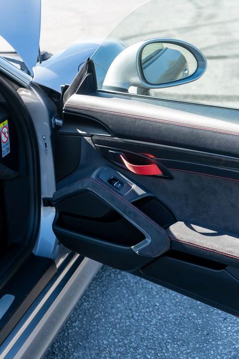 Porsche Cayman GT4