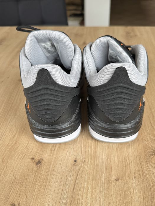 Air Jordan Max Aura 5